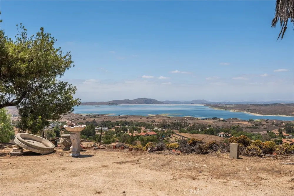 20831 Mandeville Lake Mathews, CA 92570
