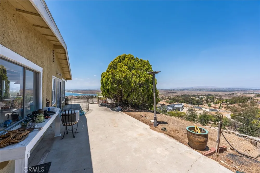 20831 Mandeville Lake Mathews, CA 92570