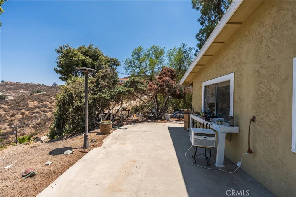 20831 Mandeville Lake Mathews, CA 92570