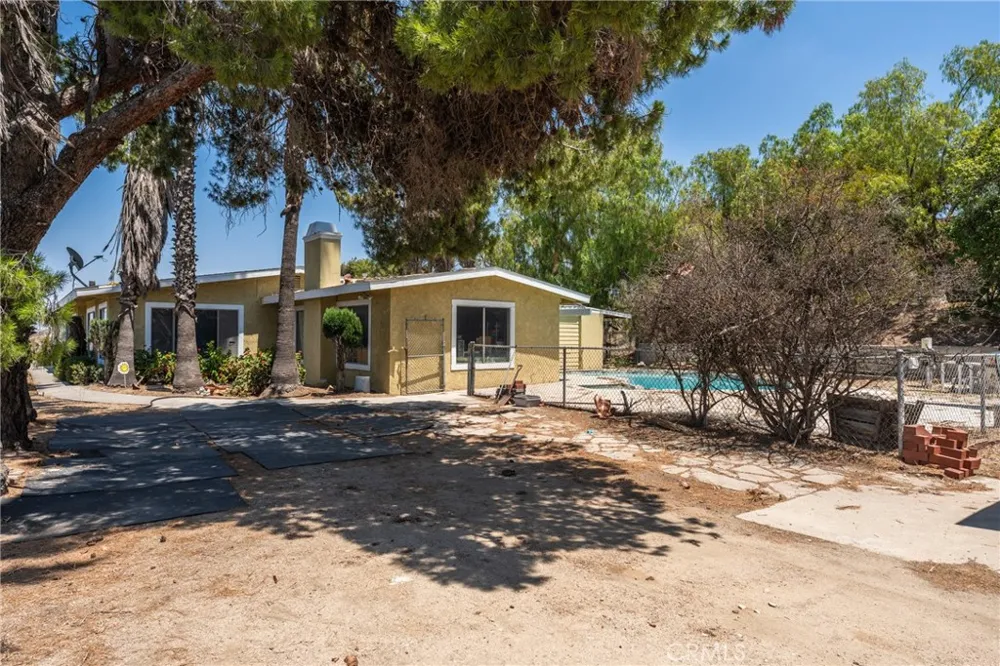 20831 Mandeville Lake Mathews, CA 92570