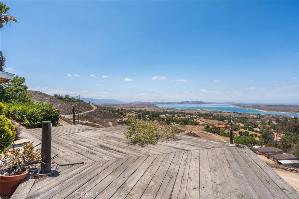 20831 Mandeville Lake Mathews, CA 92570
