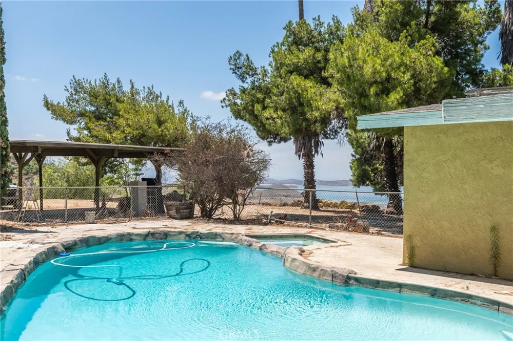 20831 Mandeville Lake Mathews, CA 92570
