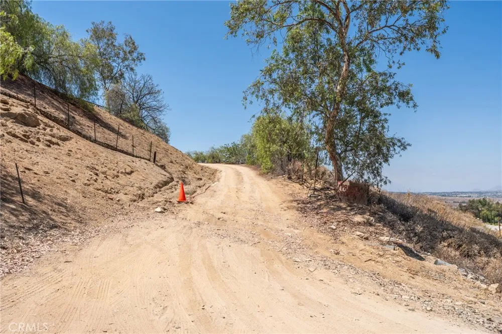 20831 Mandeville Lake Mathews, CA 92570