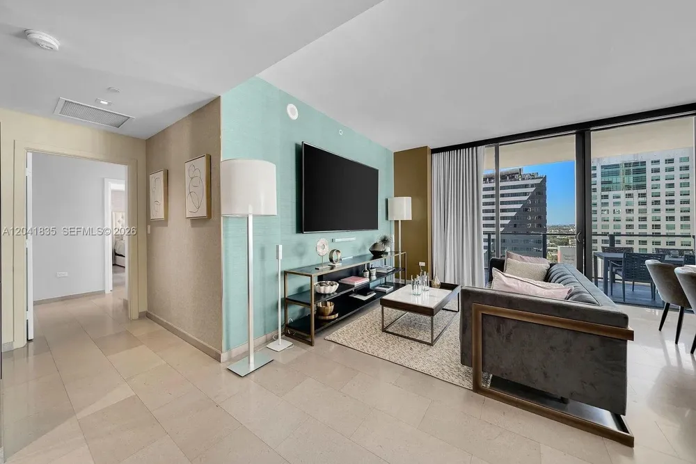 88 SW 7th St #1212 Miami, FL 33130
