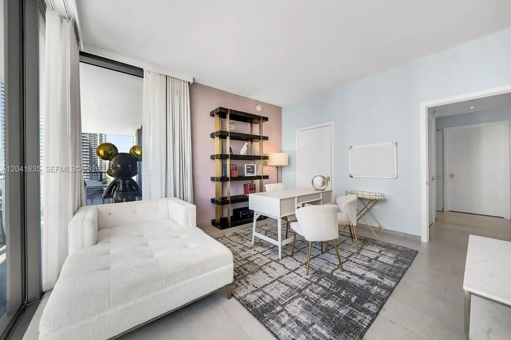 88 SW 7th St #1212 Miami, FL 33130