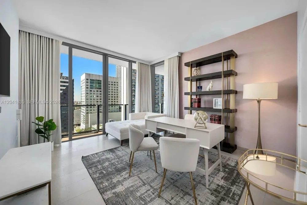 88 SW 7th St #1212 Miami, FL 33130