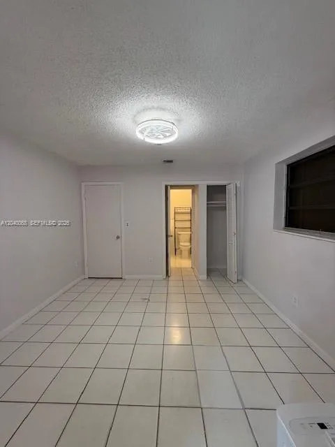 5641 SW 39th St West Park, FL 33023