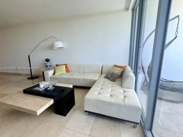 601 NE 36th St #803 Miami, FL 33137