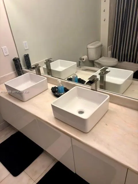 601 NE 36th St #803 Miami, FL 33137