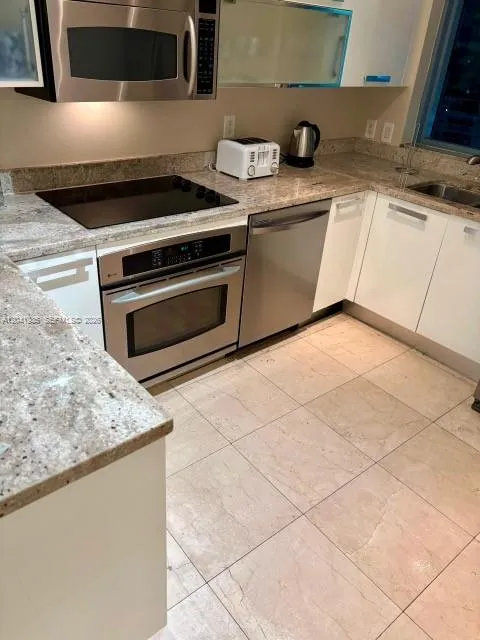 601 NE 36th St #803 Miami, FL 33137