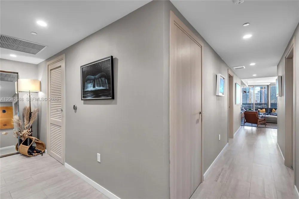 1000 Brickell Plz #2402 Miami, FL 33131