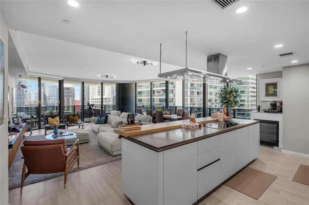1000 Brickell Plz #2402 Miami, FL 33131