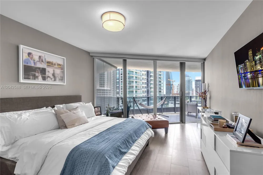 1000 Brickell Plz #2402 Miami, FL 33131
