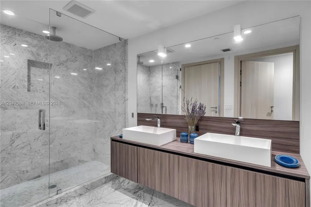 1000 Brickell Plz #2402 Miami, FL 33131