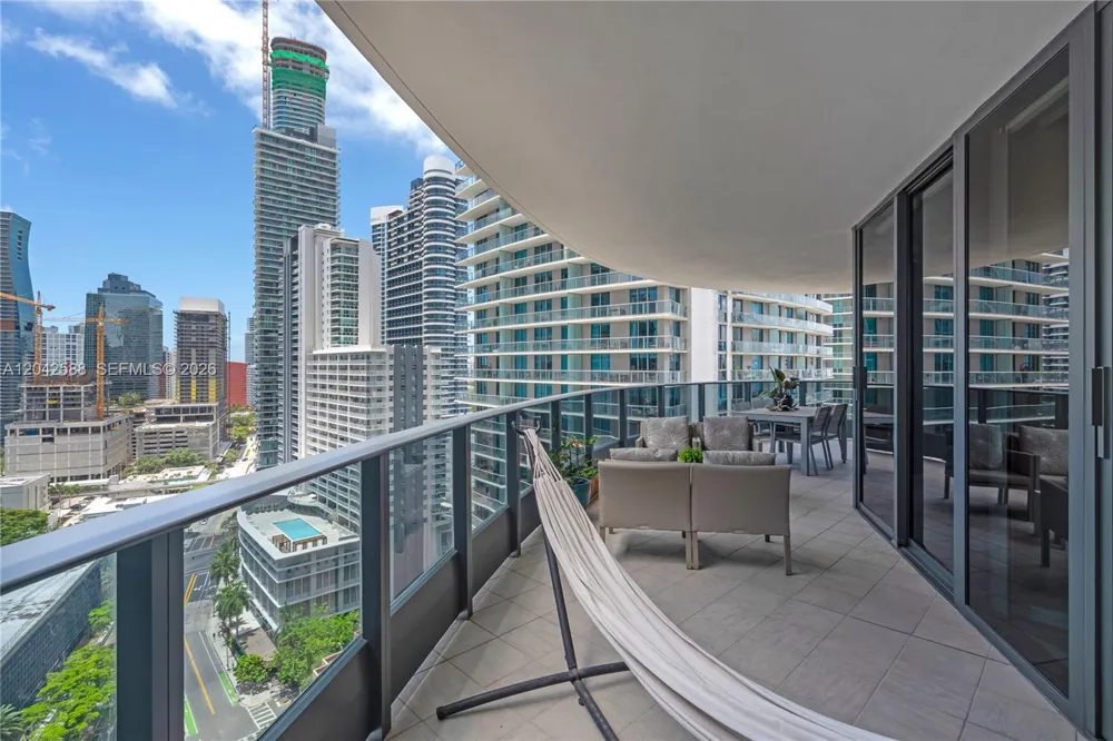 1000 Brickell Plz #2402 Miami, FL 33131