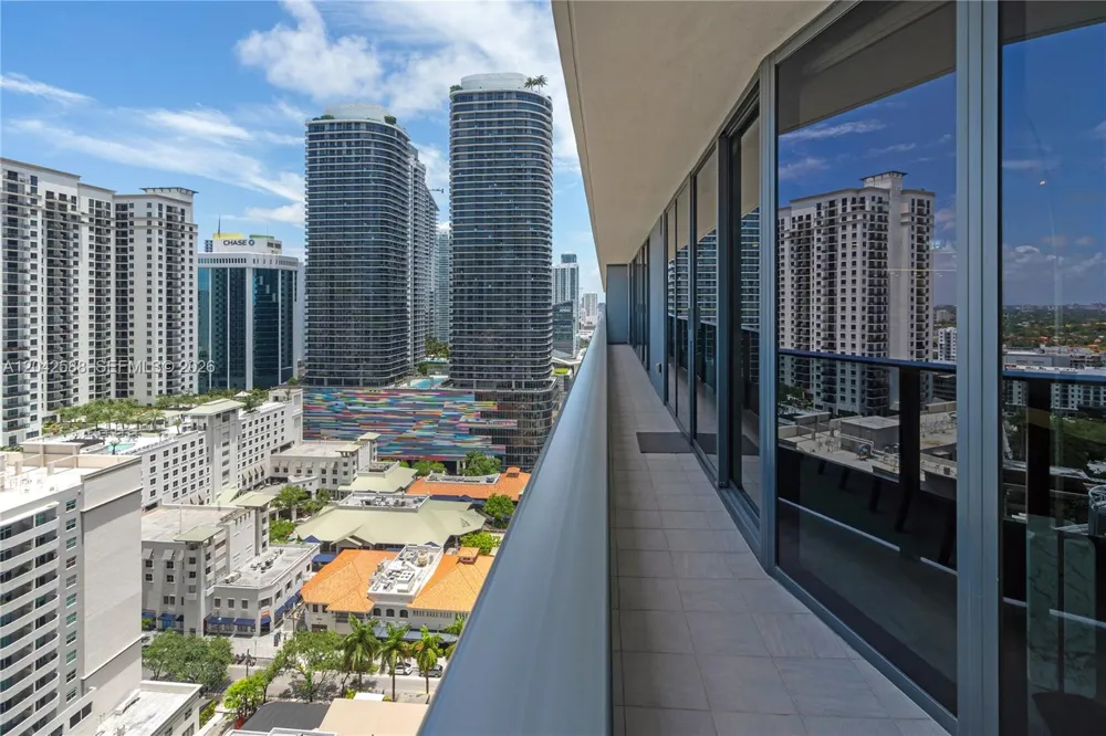 1000 Brickell Plz #2402 Miami, FL 33131