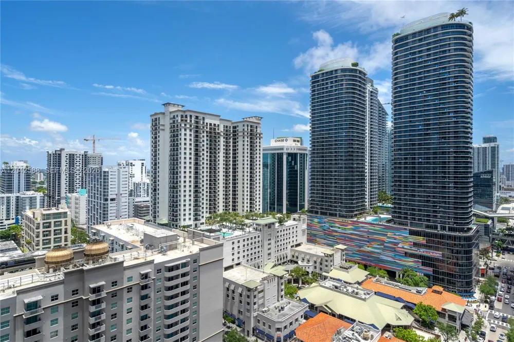 1000 Brickell Plz #2402 Miami, FL 33131