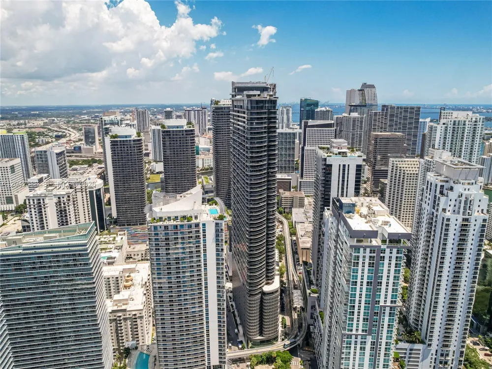 1000 Brickell Plz #2402 Miami, FL 33131