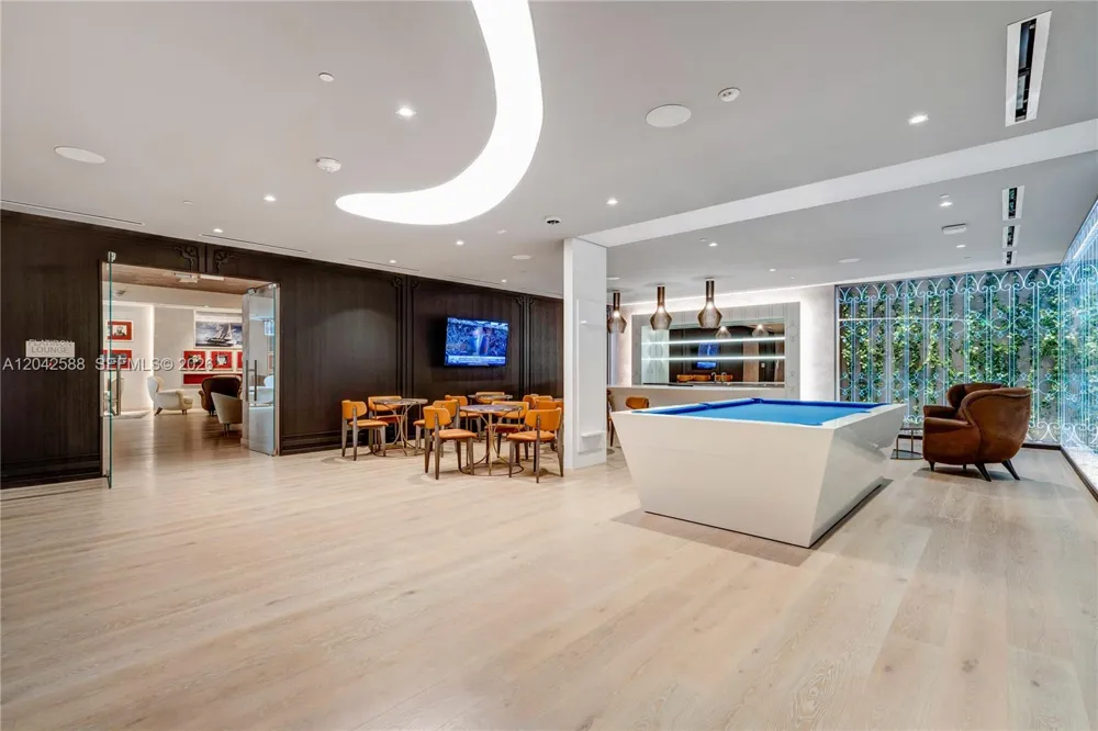 1000 Brickell Plz #2402 Miami, FL 33131