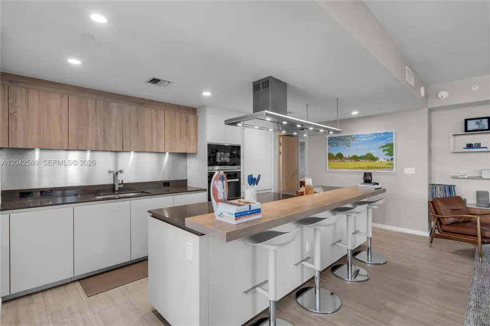 1000 Brickell Plz #2402 Miami, FL 33131