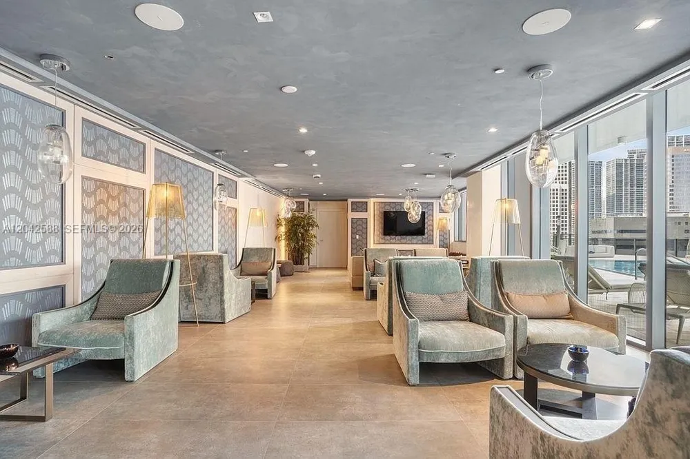 1000 Brickell Plz #2402 Miami, FL 33131