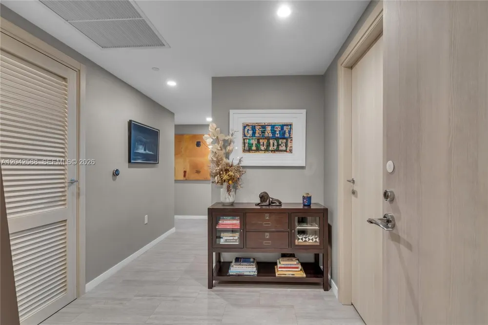 1000 Brickell Plz #2402 Miami, FL 33131