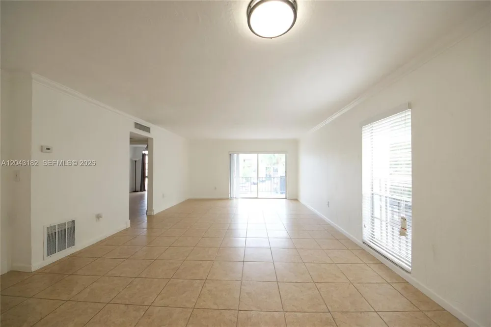 6900 Kendall Dr #A209 Pinecrest, FL 33156