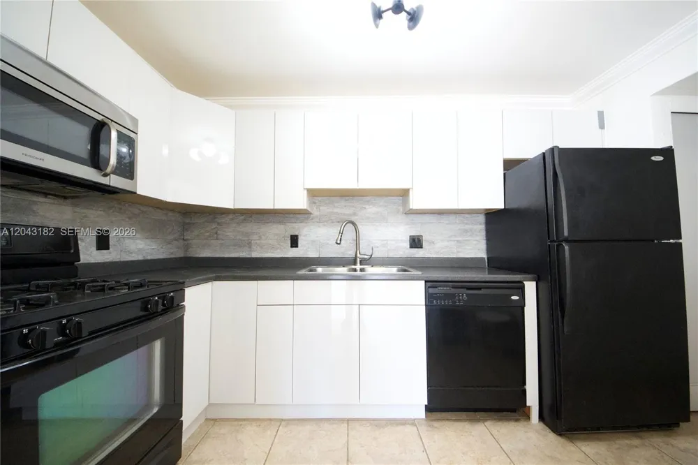 6900 Kendall Dr #A209 Pinecrest, FL 33156