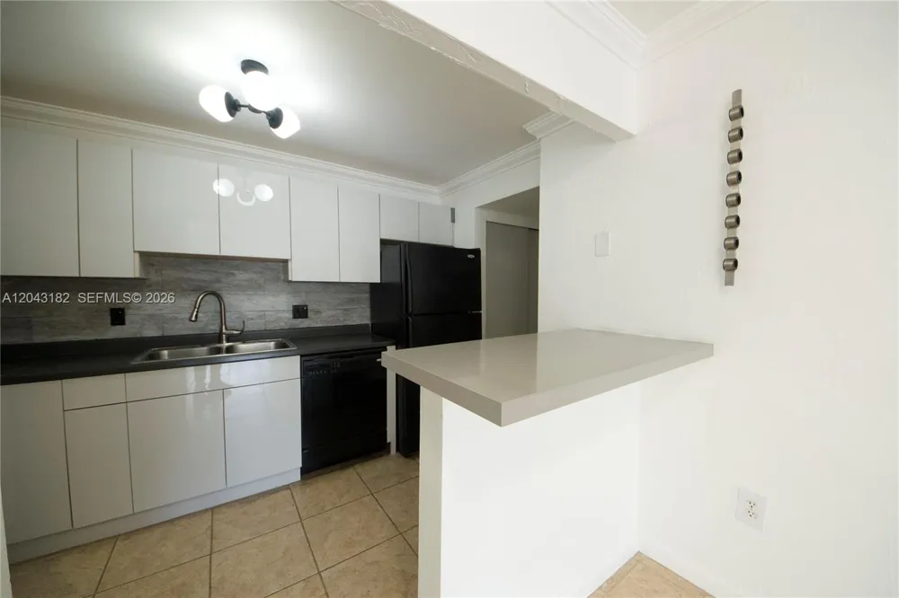 6900 Kendall Dr #A209 Pinecrest, FL 33156