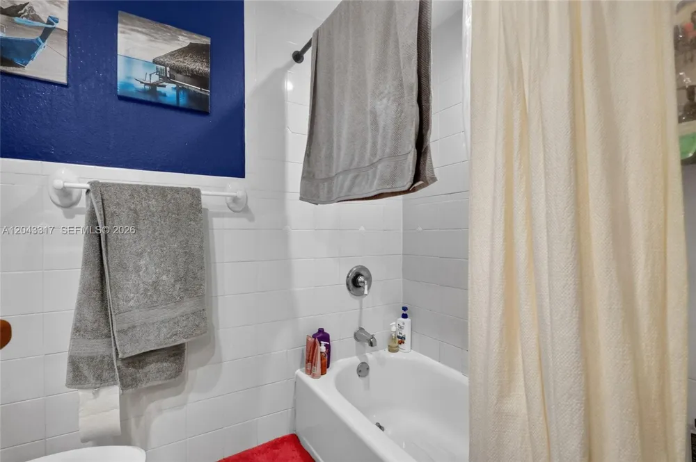 6705 Kendall Dr #312 Pinecrest, FL 33156