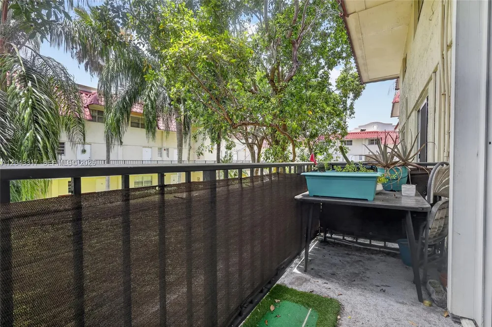 6705 Kendall Dr #312 Pinecrest, FL 33156