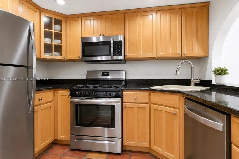 6705 Kendall Dr #312 Pinecrest, FL 33156
