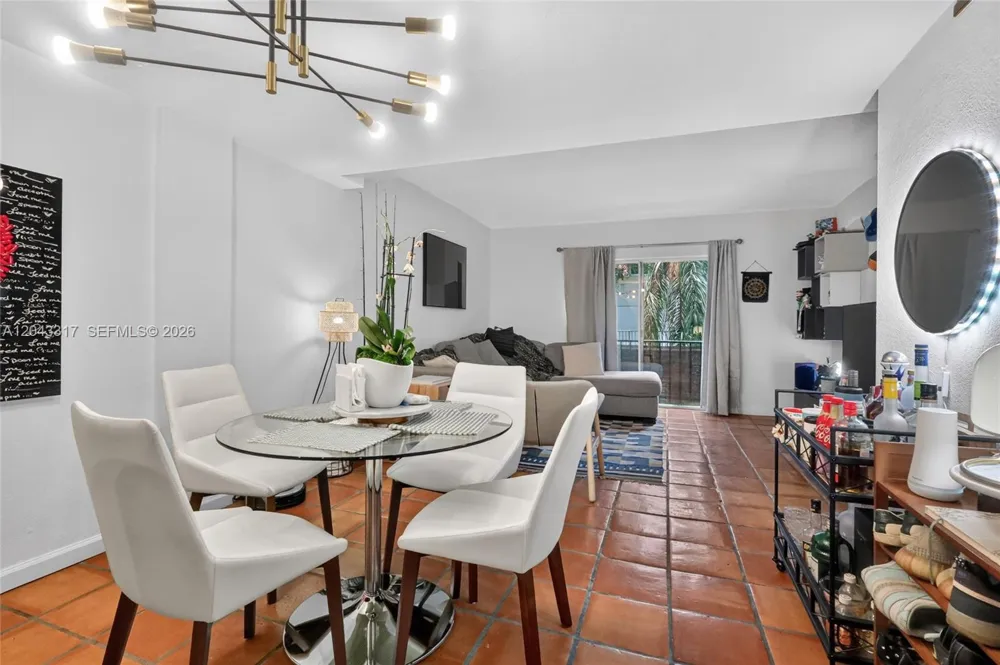 6705 Kendall Dr #312 Pinecrest, FL 33156