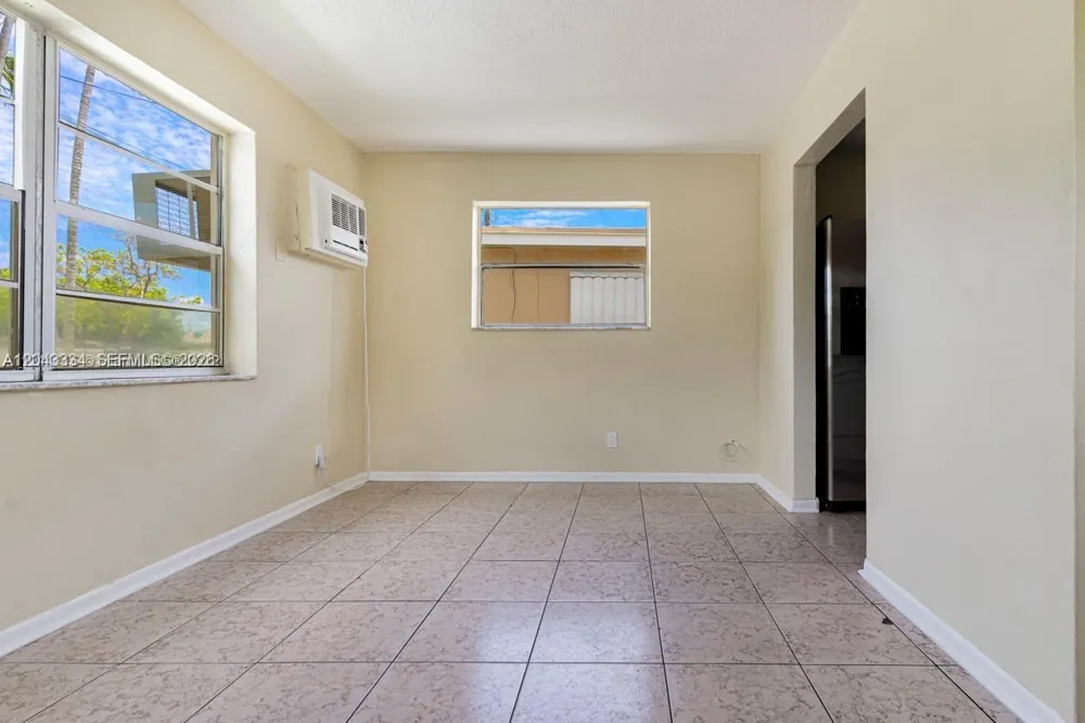 805 NW 3rd Ter Hallandale Beach, FL 33009