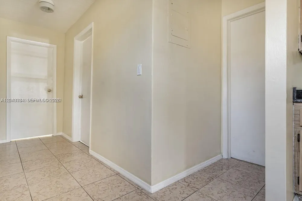 805 NW 3rd Ter Hallandale Beach, FL 33009