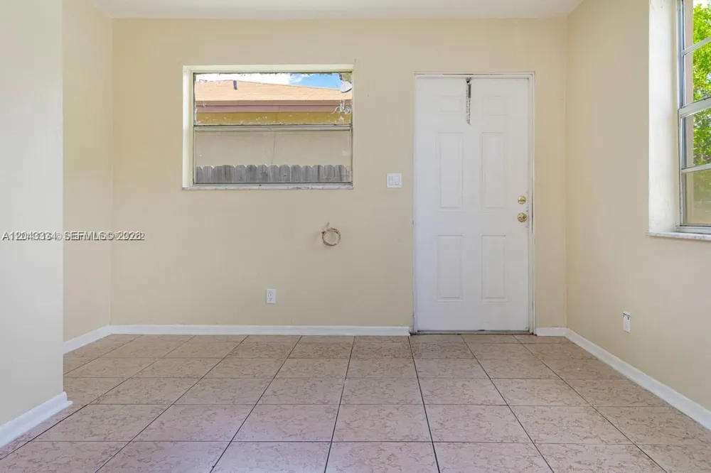 805 NW 3rd Ter Hallandale Beach, FL 33009
