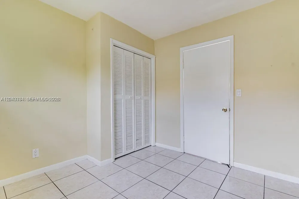 805 NW 3rd Ter Hallandale Beach, FL 33009