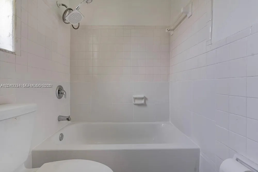 805 NW 3rd Ter Hallandale Beach, FL 33009
