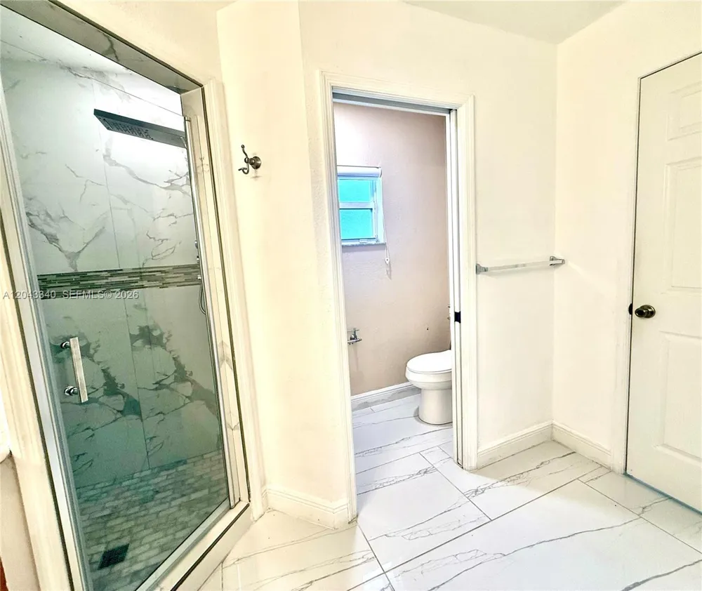 313 NW 16 PL Cape Coral, FL 33993