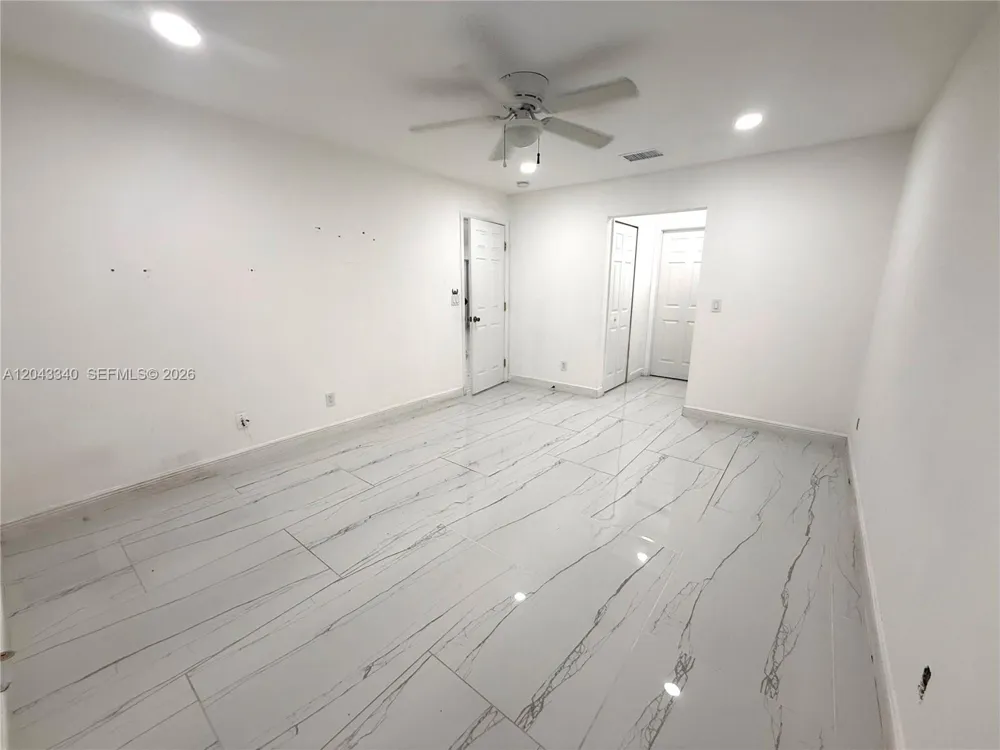 313 NW 16 PL Cape Coral, FL 33993
