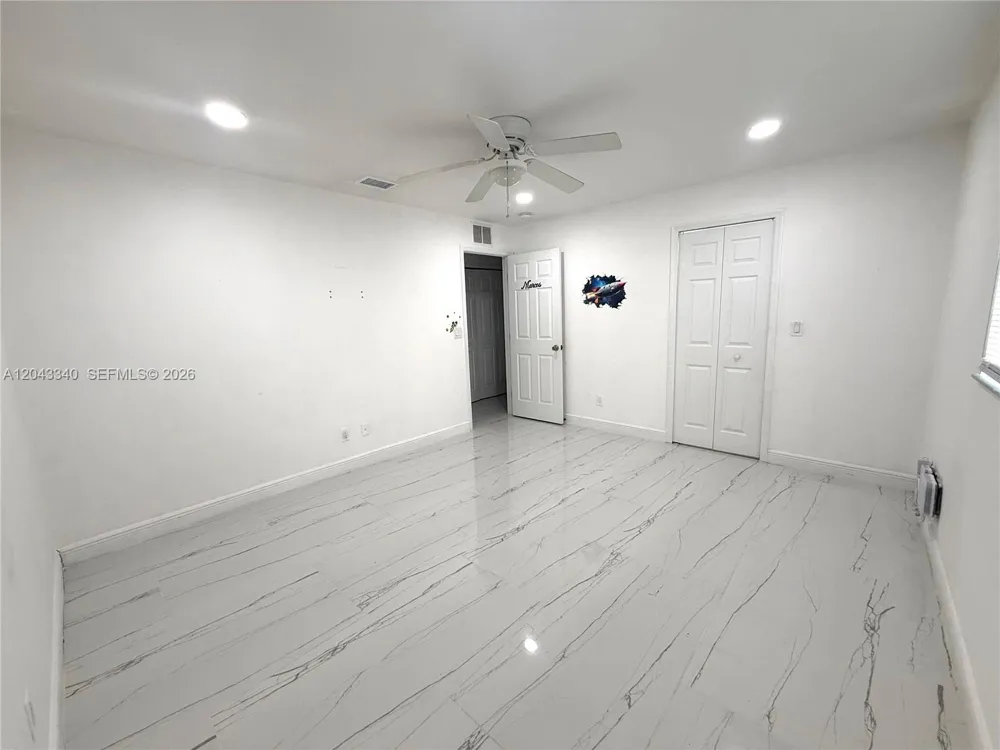 313 NW 16 PL Cape Coral, FL 33993