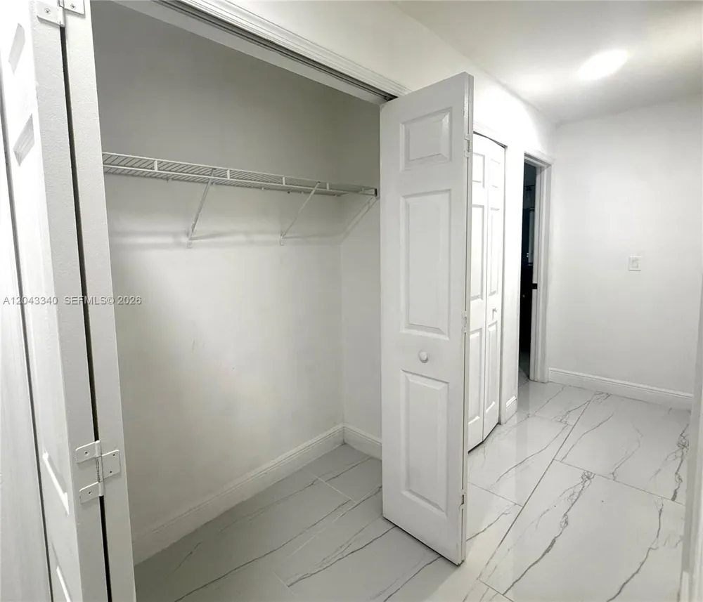 313 NW 16 PL Cape Coral, FL 33993