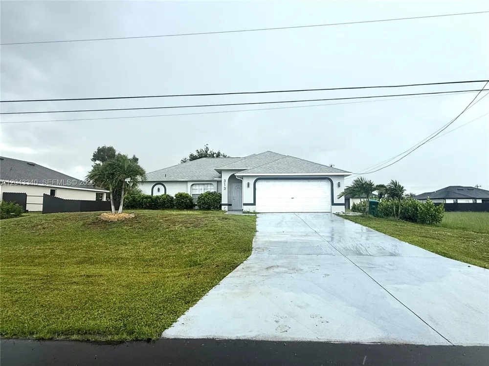 313 NW 16 PL Cape Coral, FL 33993