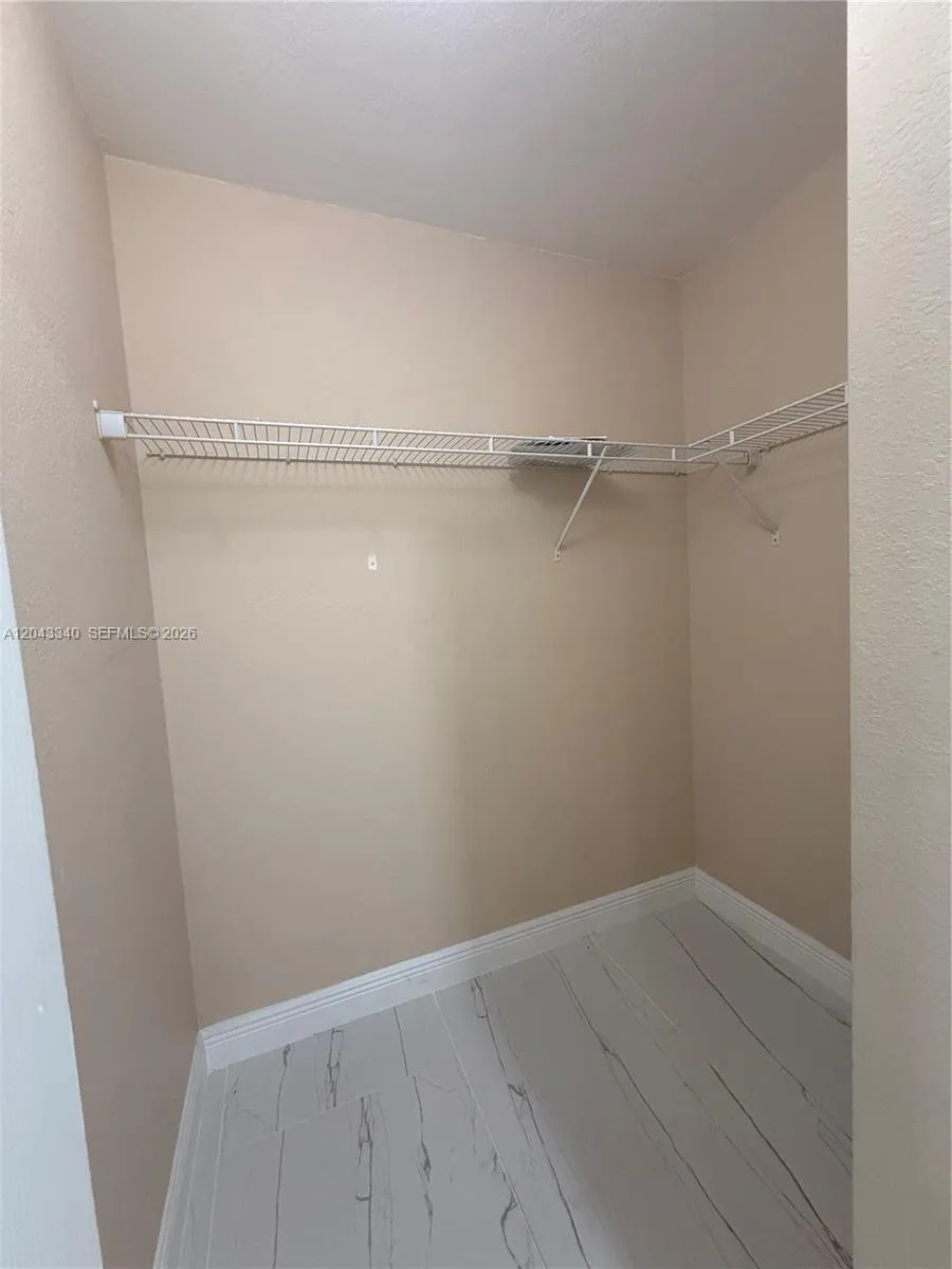 313 NW 16 PL Cape Coral, FL 33993