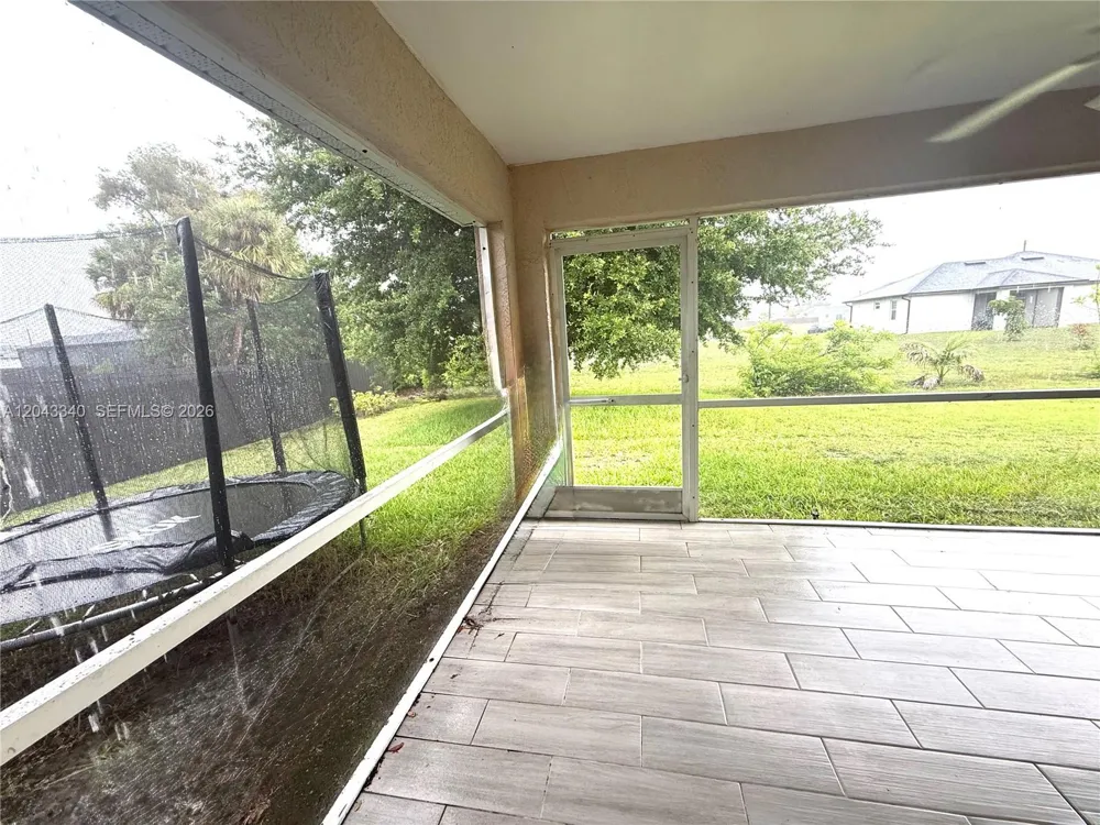 313 NW 16 PL Cape Coral, FL 33993