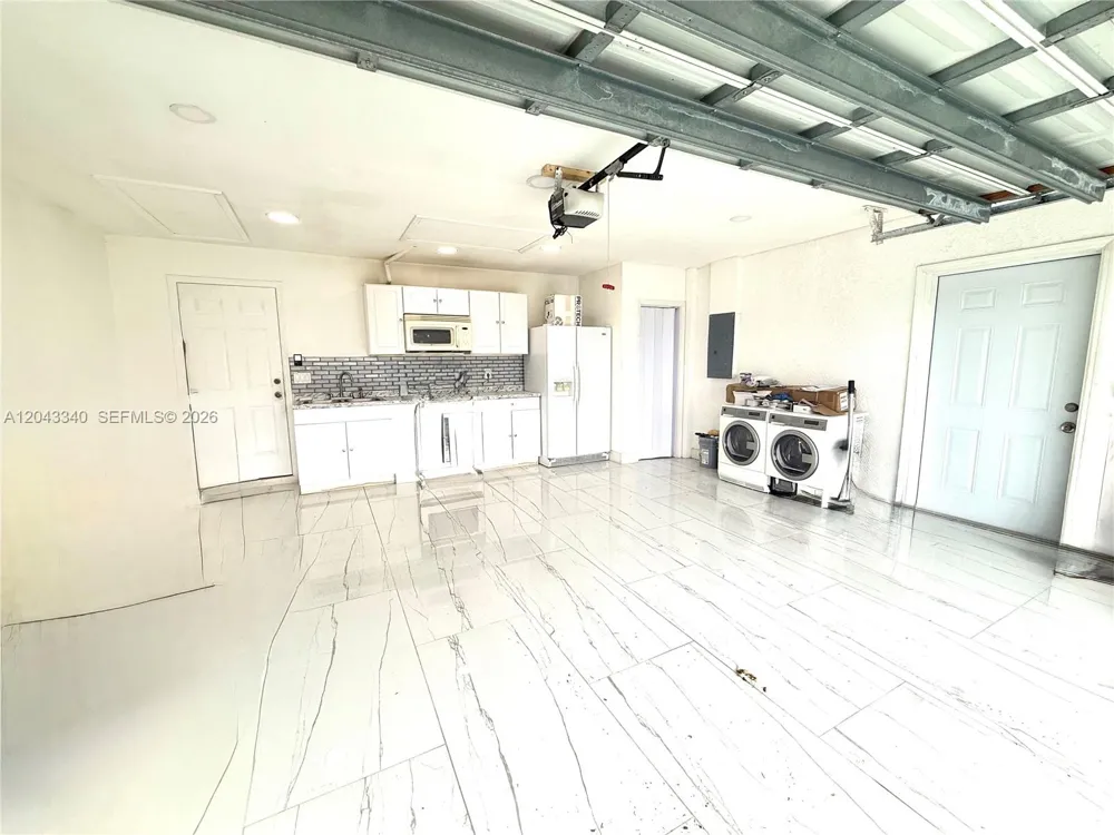 313 NW 16 PL Cape Coral, FL 33993