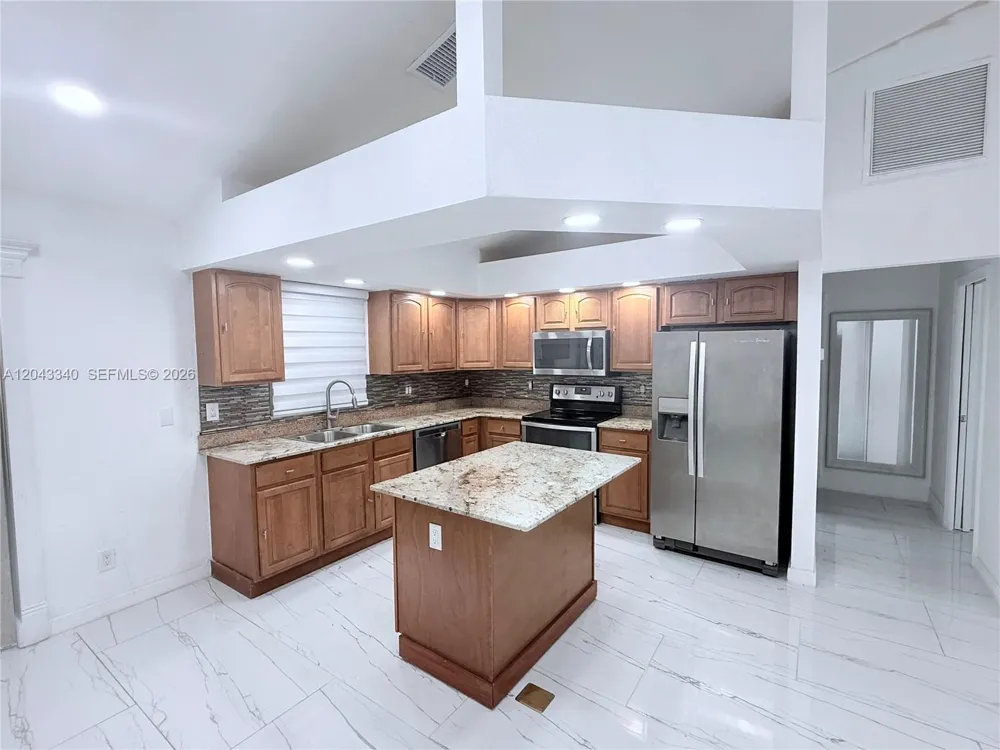 313 NW 16 PL Cape Coral, FL 33993