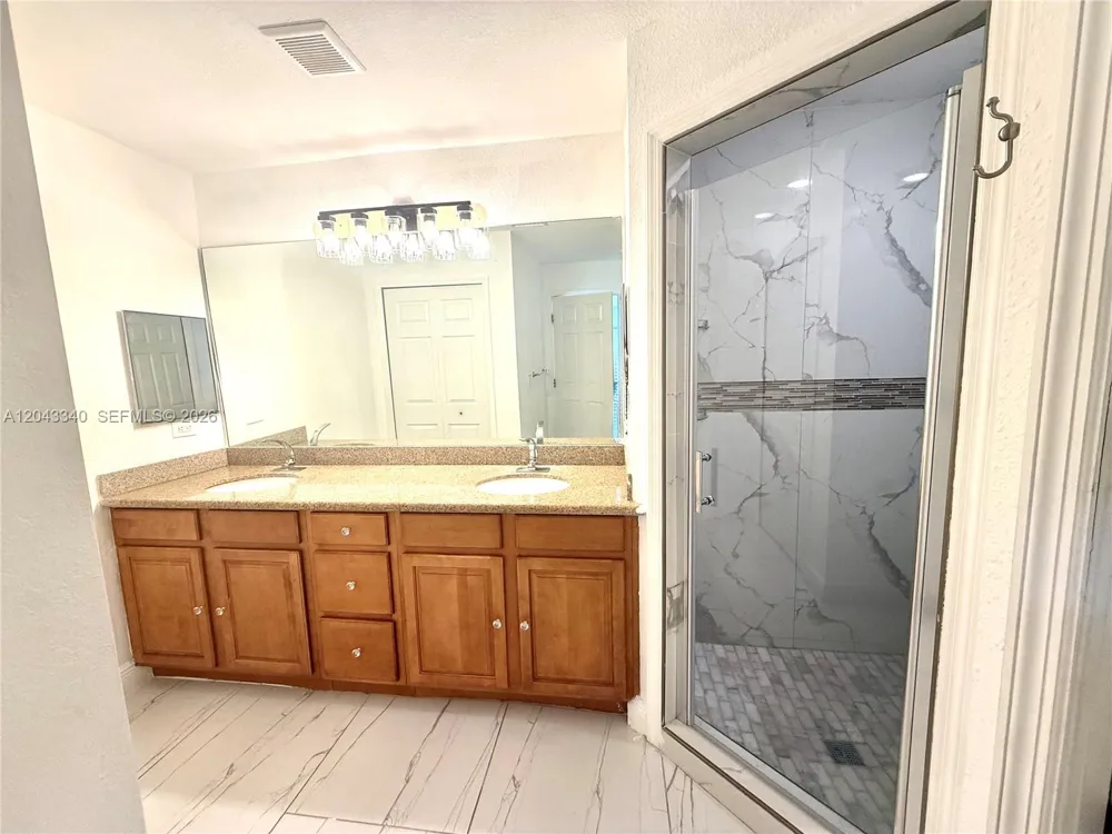 313 NW 16 PL Cape Coral, FL 33993