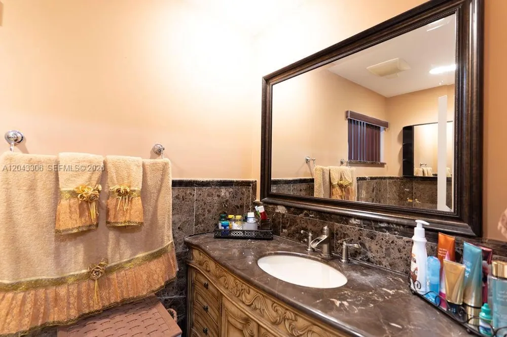13370 SW 34th St Miami, FL 33175