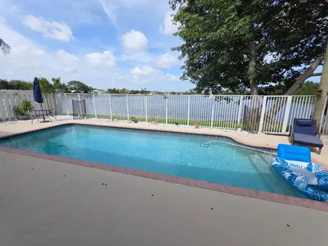 5220 NW 53rd Avenue